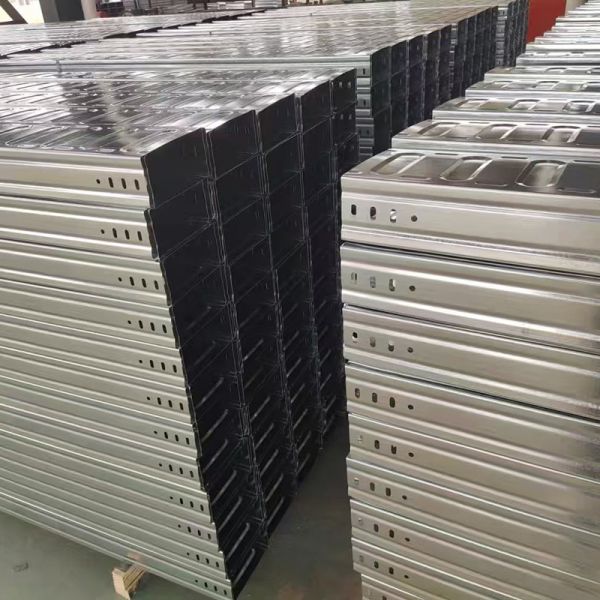 Energy Saving Solid Bottom Cable Tray 50mm - 300mm Corrosion Resistance