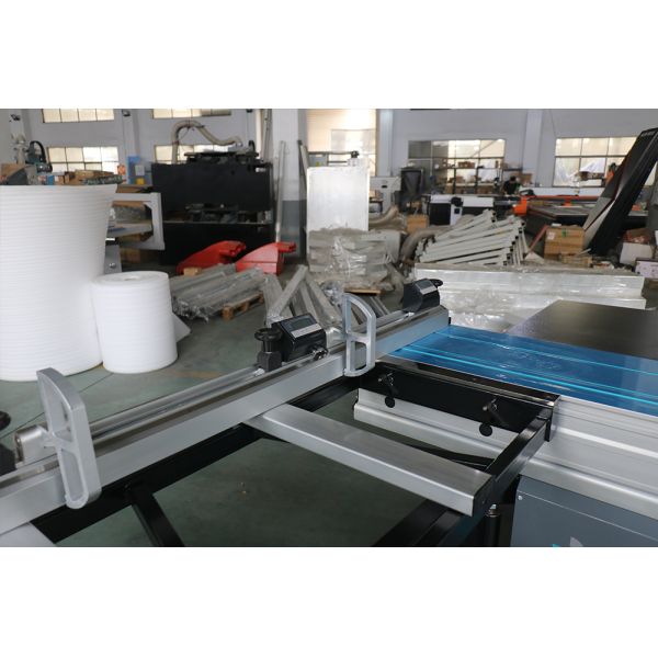 accuracy Vertical Panel Saw Table for Wood Cutting Made In Germany in Saw Mill Machine
