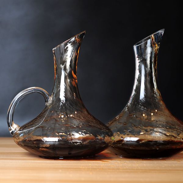 Round Wine Decanter Carafe , 53oz Contemporary Wine Decanter With Handle