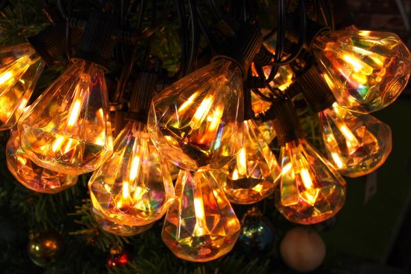 Solar Panel Powered Christmas Holiday Decoration LED Light String Shatterproof Waterproof E12 Sockets Diamond Shaped Festoon