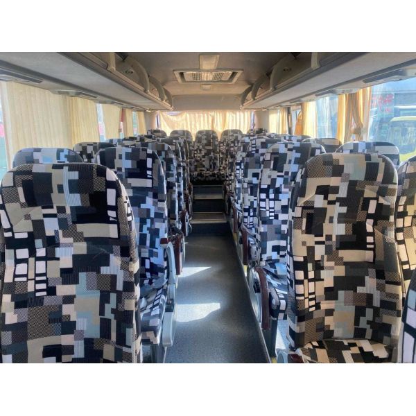 Luxury Bus Used School Bus Seat Vip Leather XML6807 Kinglong Coach Bus 35seats