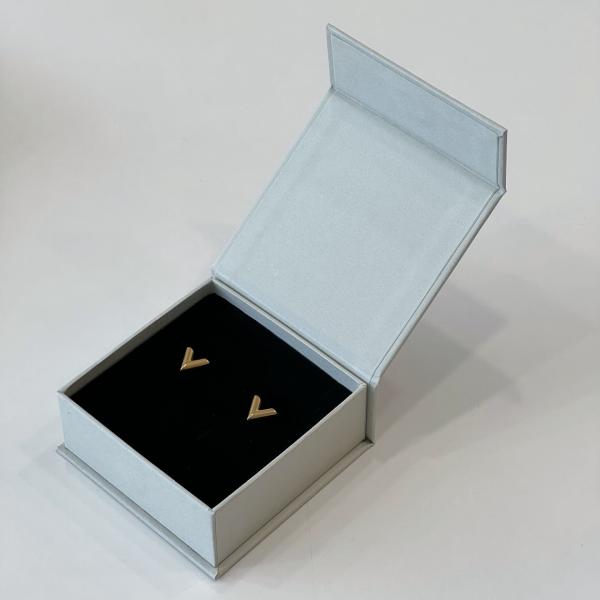 Custom Rigid Gift Box Paper Two Piece Flip Top Jewelry Gift Box For Necklaces And Bracelets