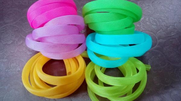 Sleeving trançado expansível do ANIMAL DE ESTIMAÇÃO, poliéster trançou o tubo da malha para a proteção do cabo