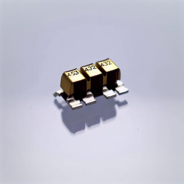 4532 SMD コモンモード 窒息 4.5mm x 3.2mm x 2.8mm 20Ω-2000Ω