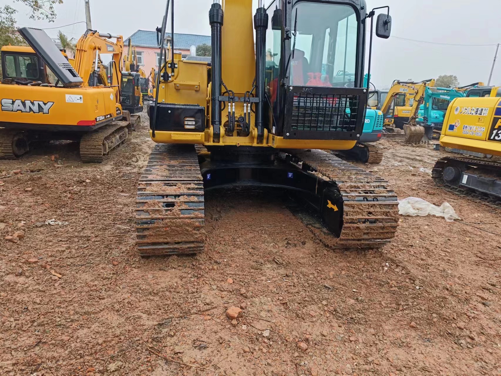 Подержанный экскаватор Caterpillar 315D2 с хорошей внешностью и комфортным вождением
