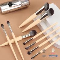 Un ensemble de pinceaux de maquillage personnalisé