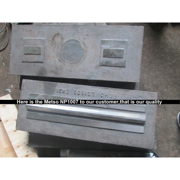 impact crusher Parts Kleemann 130EVO blow bars high manganese steel Impact plate screw
