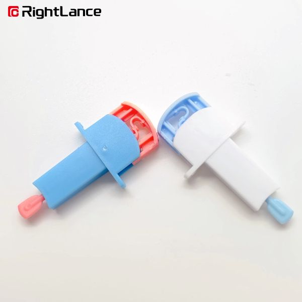 0.028kg Pink Blue Safety Blood Lancet Painless Lancing Device Skin Independently FDA