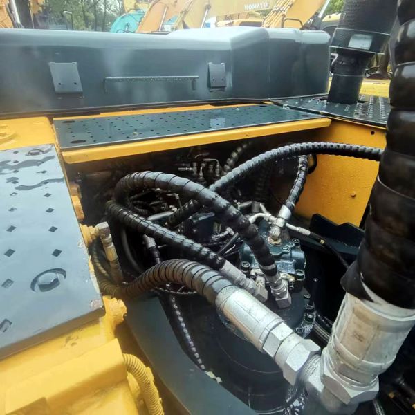 30000 кг масса машины 1,38 м3 вместимость ведра использованный экскаватор Hyundai 305