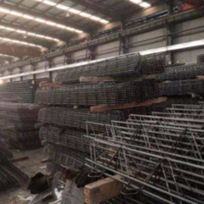 Sistema de cubierta de truss ajustable de hasta 60 pies de longitud resistente a terremotos bajo mantenimiento