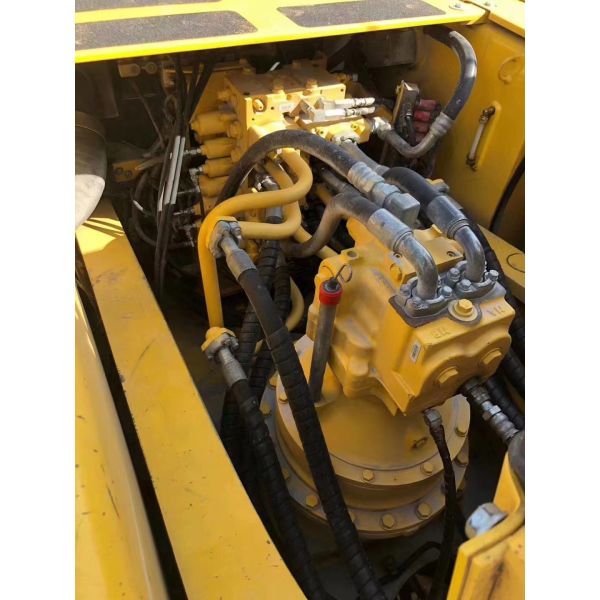 Excavadora usada komatsu pc300 -7 Excavadora com horas de trabalho 0-2000 e capacidade de combustível 100-500 litros