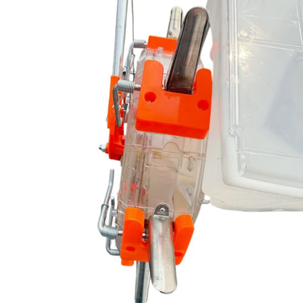 Heavy-Duty Manual Seeder Machine with Powder-Coated Finish and Large-Diameter Drive Wheel for Hard Soil