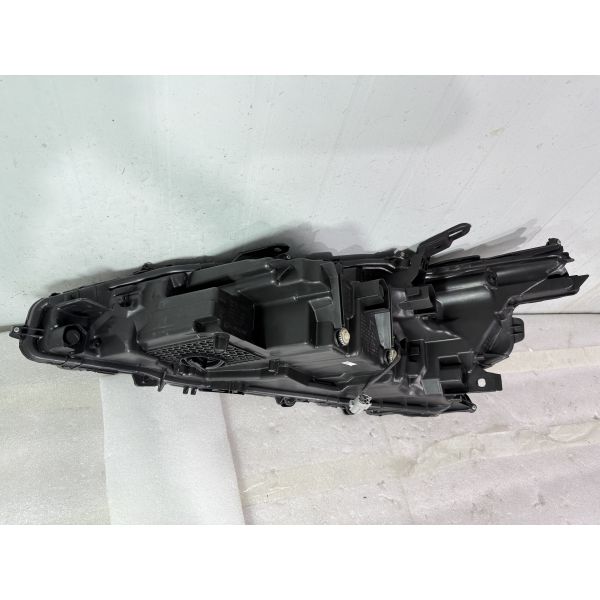 2021-2023  Es Headlights Black Housing Right Headlight Part number: 81145 - 33L80