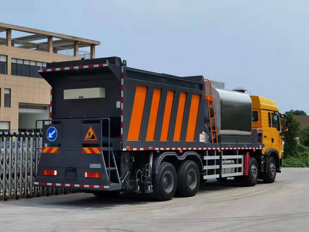 HOWO 8X4 Синхронный чип уплотнитель грузовик Асфальт Макадама уплотнитель дорожное строительство машины