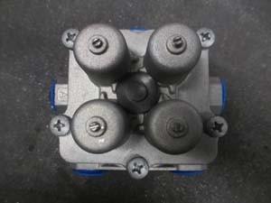 SHAANXI COPY QUALITY PHOTO COLOR Four Circuit Protection Valve - Четырехконтурный предохранительный клапан 81.52151.6094