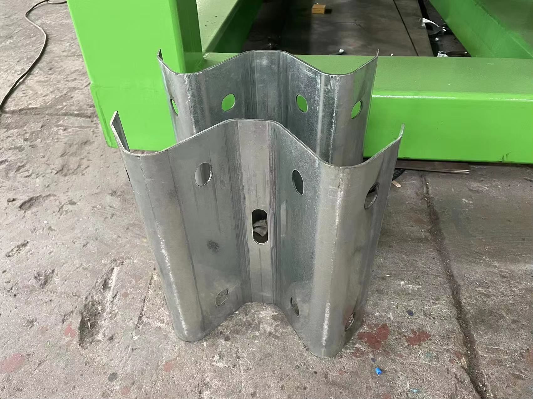 USA Galvanized Steel W-Beam Two Waves Highway Guard Rail Roll Forming Machine Highways Urban Road & Road Safety Crash Barrier