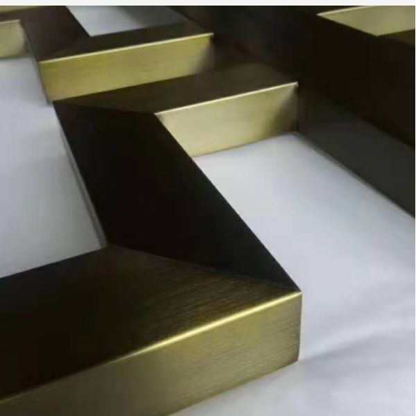 Полка нержавеющей стали шкафа ТВ рассекателя комнаты металла декоративная