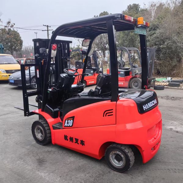 3 toneladas de helicóptero eléctrico Hangzhou montacargas móvil portátil de CA para camiones de paletas minoristas