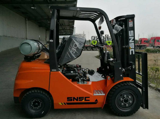 Japan Nissan Engine Snsc 3ton LPG Forklift with Load Center 500mm Ordinary Combustion