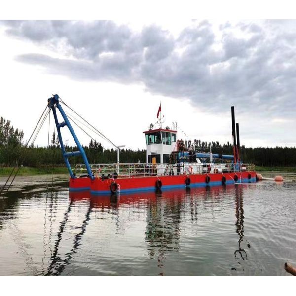 Water Flow 3000m3/H 38m Length Diesel Engine Equipment Dredger with ISO Certification