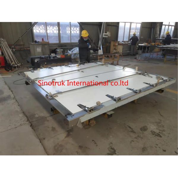 Refrigerated Truck SINOTRUK HOWO For Frozen Food / Medicine Transport