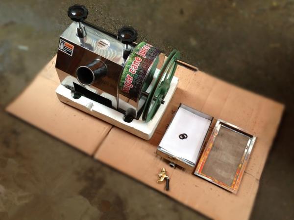 Manual/Hand Operate Type Juicer Process Sugarcane/ Sugar Cane with High Efficienc