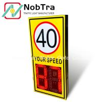Poteaux ou remorques montés à l'énergie solaire Radar Signes de vitesse avec forme d'onde W détecte les véhicules en mouvement et 140 pcs LED quantités