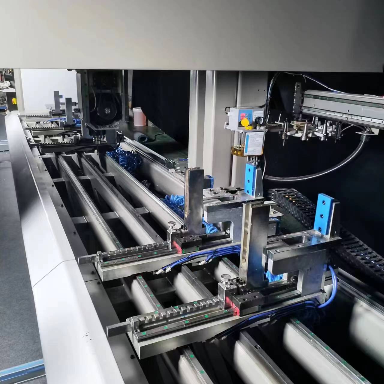 6500mm 7000mm Gantry Type Vertical Spindle Aluminium CNC Machining Center окно дверь штор стенка режущая пила