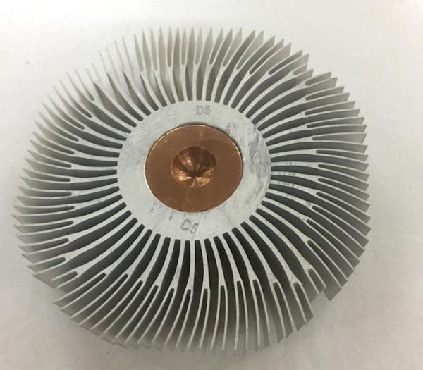Metal de alumínio do CNC de 6063 GV que carimba o radiador refrigerando do computador dos acessórios