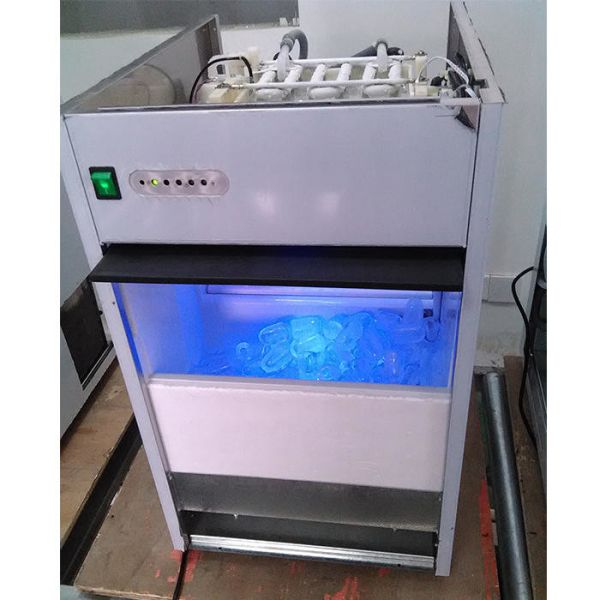 Anti Corrosive SS Commercial Ice Maker Machine 25kgs Frigidaire Bullet Ice Maker