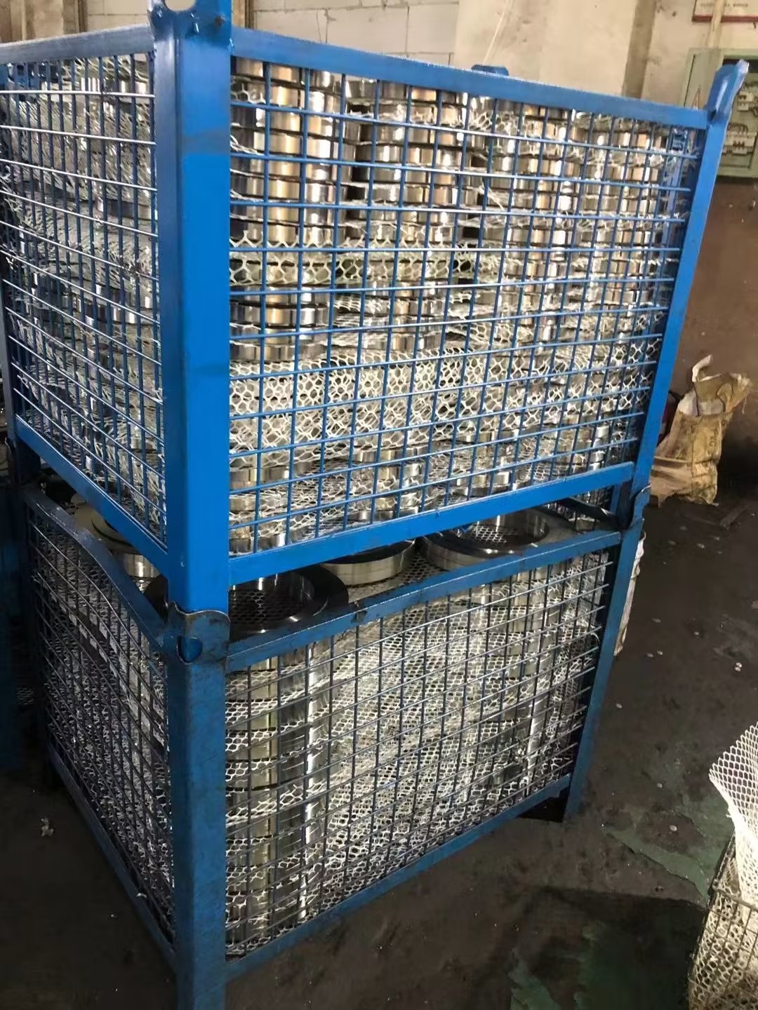 Выскальзывание на поднятом фланце 16MN PN10 PN16 PN40 шеи сварки стороны 10 дюймов