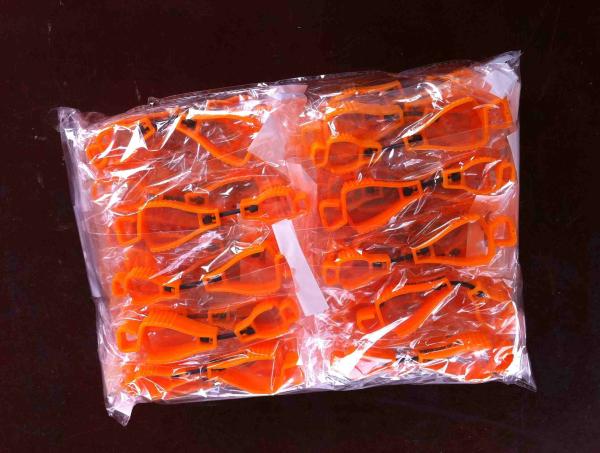 OEM Injection Molded Plastic Glove Hanger Clips For Safety Working