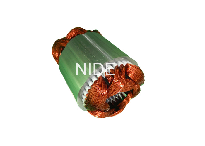 Одновременно заклиньте и сверните спиралью вводить машину для статора мотора индукции