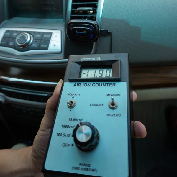 PC Vehicle Mounted Negative Ionizer Air Purifier For Car Air Outlet N.W 128g