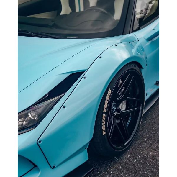 F8 Ferrari Auto Body Kit LB Style Spoiler en fibre de carbone bleue large de la lèvre