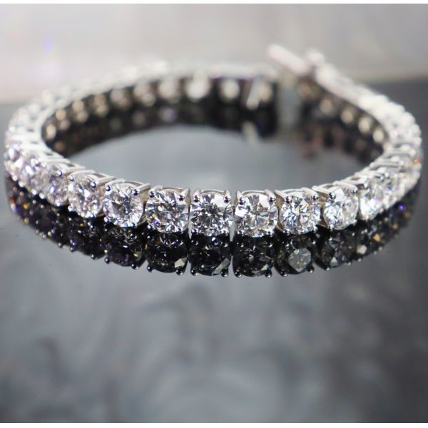 Customizable 18K Gold Diamond Bracelet IGI GIA Lab Grown Diamond for Engagement Wedding or Banquets Fine Jewelry