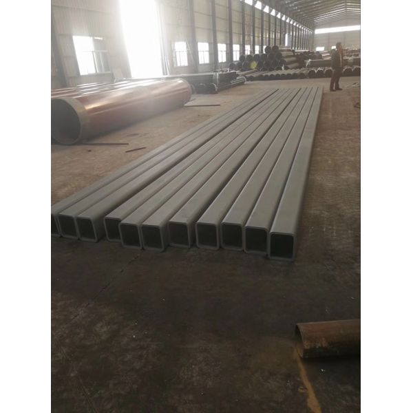 Seamless square steel tubes with epoxy-polyamide primer