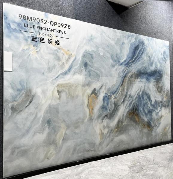 Protégé contre l'humidité 900x1800x9mm Résistant à l'usure au sol intérieur Carreaux de porcelaine poli bleu blanc vitré pour la décoration