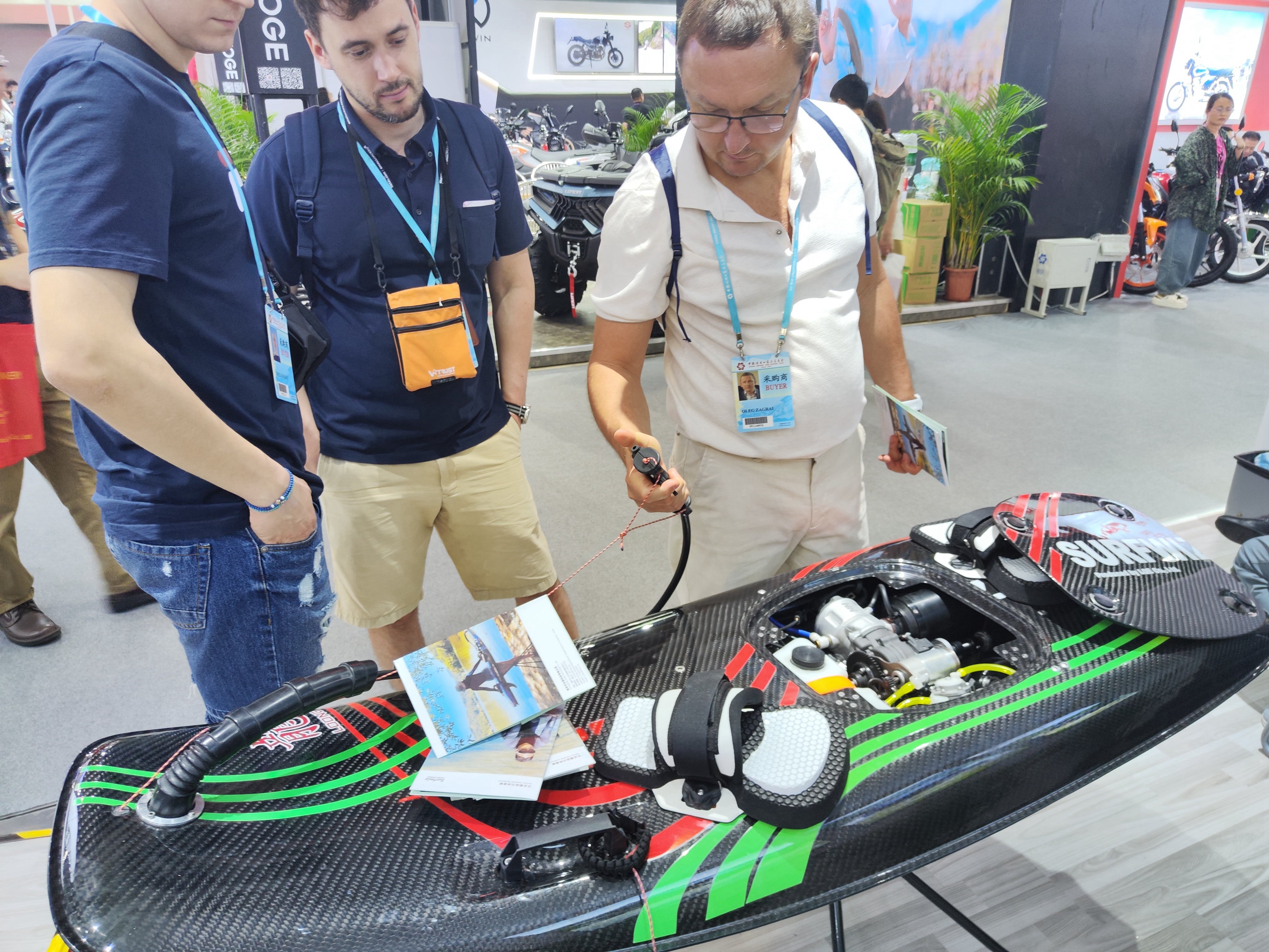 Черный 105cc Электрический серфборд Реактивные двигатели Части для океанических вод Серфборд