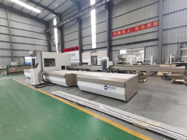 Centro de corte de alumínio industrial do CNC da lâmina de serra 550 para a parede de cortina com ângulo de corte 45 e 90