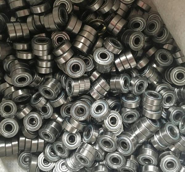 Customized Miniature Deep Groove Ball Bearing 608 ZZ 12x30x8 For Sliding Doors