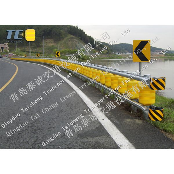 Puの泡のハイウェーの圧延のガードレールの障壁の熱いすくいは電流を通した