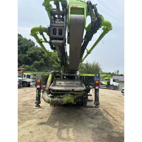Benz Zoomlion 49m Used Concrete Pump Truck Mounted ZLJ5330THBBE