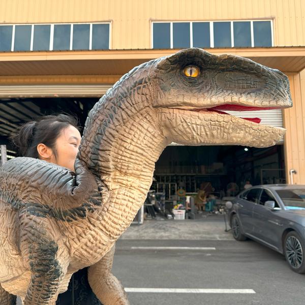 Realistic Animatronic Dinosaur Shoulder Puppet for Amusement Park