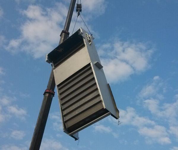 O tipo água de esgoto urbana e grade industrial da escada da tela de barra das águas residuais faz à máquina 0,75 ~ 3.0KW