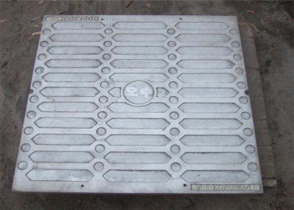 EN124 B125 Square Casting Iron Manhole Cover Shock Absorption Lockable