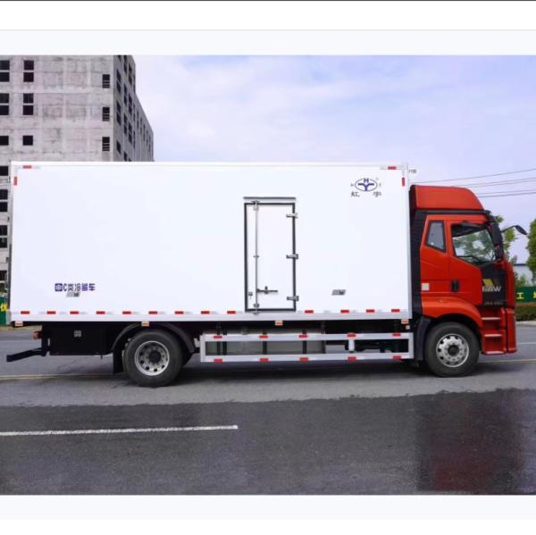 FAW 10 Ton Reefer Truck Cold Room Van Truck For Vegetable And Fruit