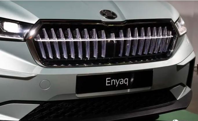 Достаточно удобная езда и похвально быстрая на Skoda Enyaq iv80 82kWh аккумулятор с одним двигателем, электромобиль с задним приводом