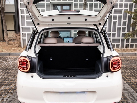 Чистый электрический автомобиль 2024 JAC Yttrium 3 Air Love Edition 330 км пробег EV автомобиль 60кВт / 82с Моторная мощность с 150