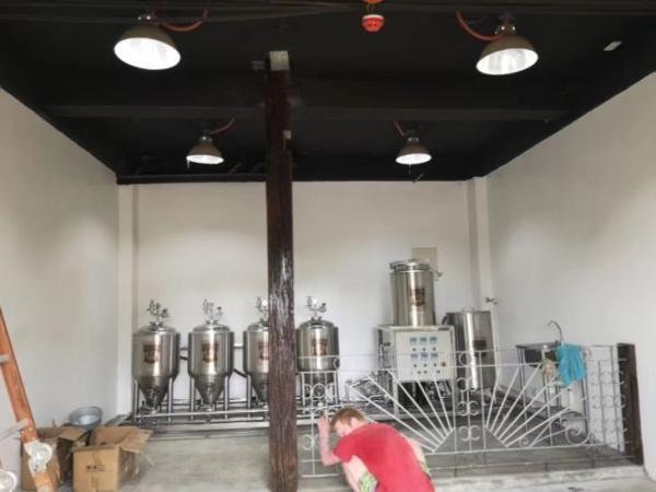 Polyurethane camada de isolamento casa equipamento de cerveja 50L capacidade para restaurante